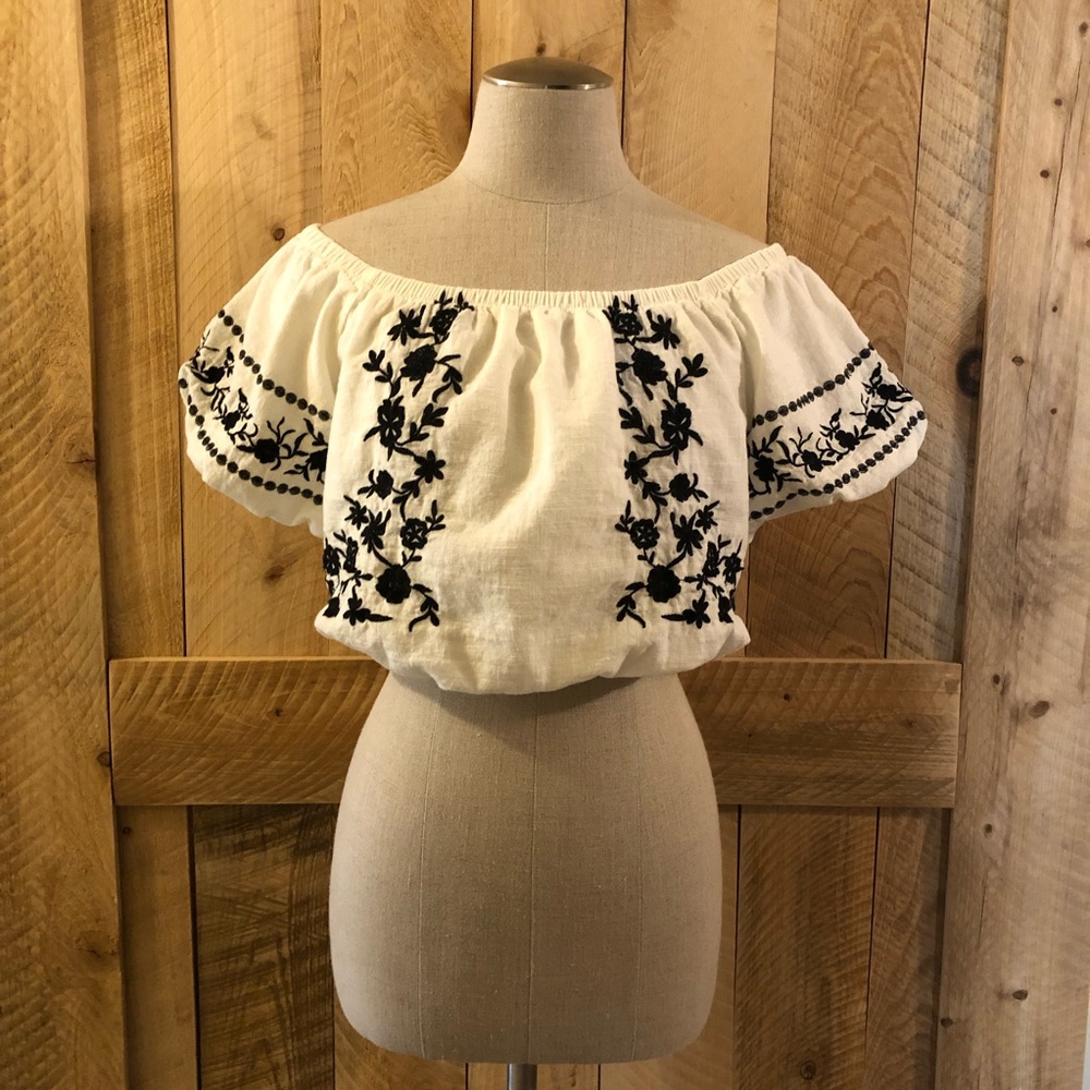 American Eagle Off Shoulder Crop Top Size Small